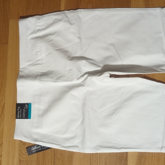 Alfani NWT Skinny Leg Tummy Control white pull on pants 10 petite 10P - Picture 12 of 13